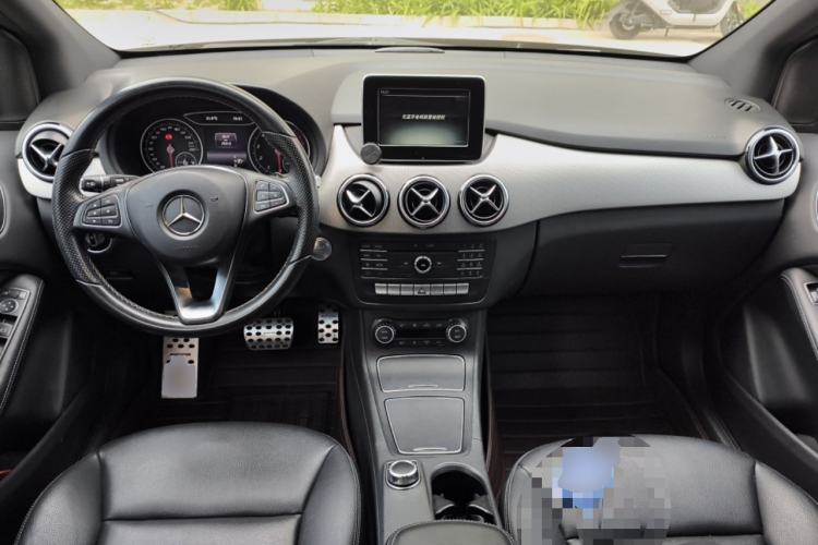 Used Mercedes-Benz B-Class 2015 B 200 Fashion Model Center Console