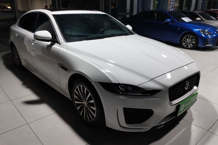 Used Jaguar XEL 2020 2.0T 200PS R-DYNAMIC Youth Sports Edition Front Right 45 Deg