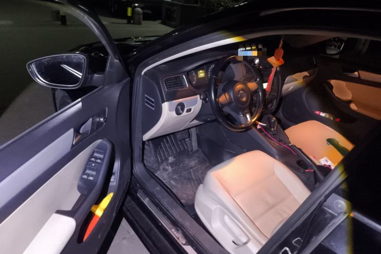 Used Volkswagen Sagitar 2014 1.6L Automatic Comfort Model Driver Seat