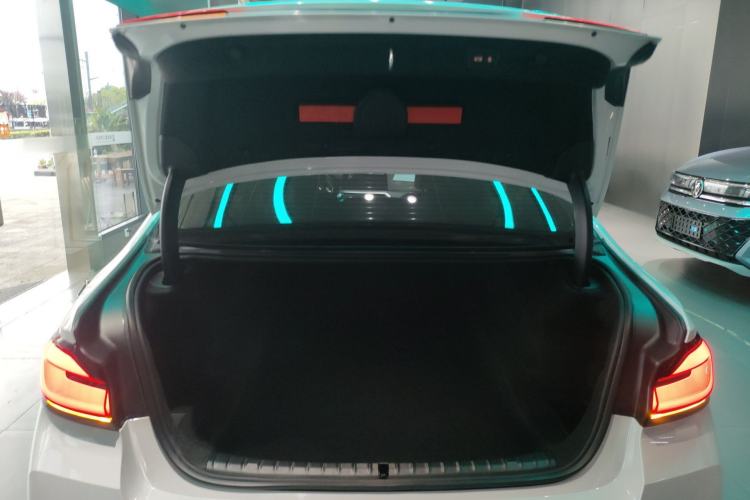 Used BMW 5 Series 2022 Second Facelift 530Li Leading Edition M Sport Package Trunk