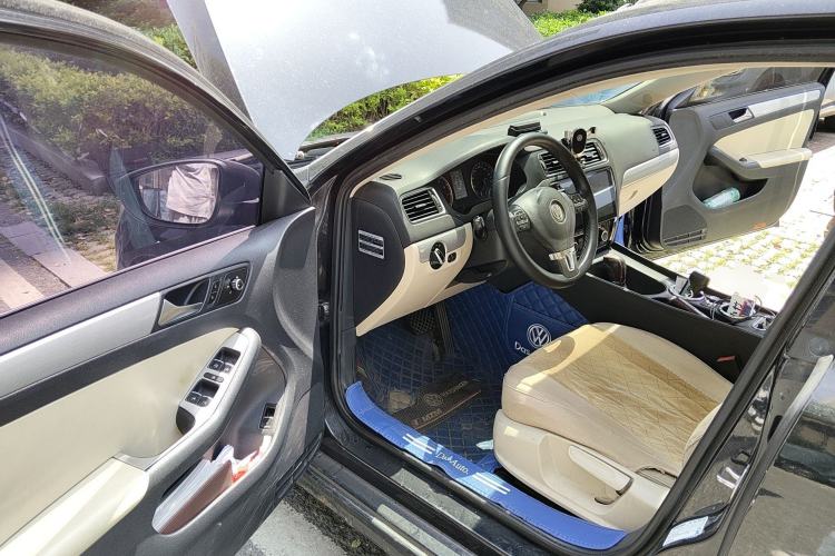 Used Volkswagen Sagitar 2012 1.4TSI Automatic Luxury Edition
