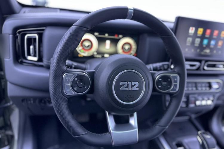 Used 212 T01 2024 2.0T Explorer