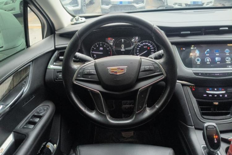 Used Cadillac XT5 2016 25T Luxury Model