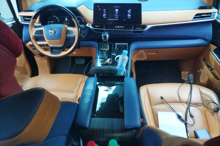 Used Toyota SIENNA 2024 2.5L Hybrid Comfort Edition