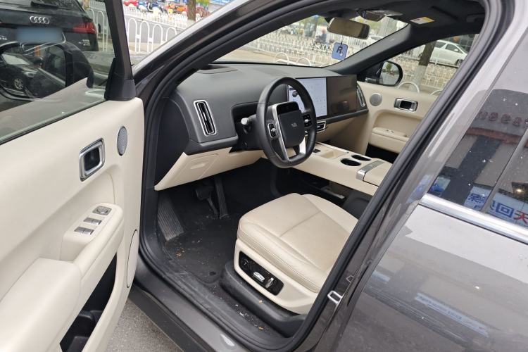 Used Li Auto L9 2022 Max model
