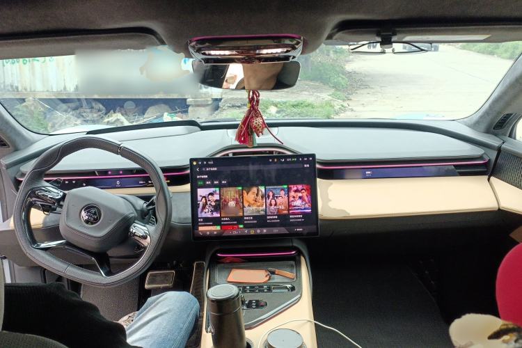 Used Lotus EMEYA 2024 EMEYA S+ Center Console