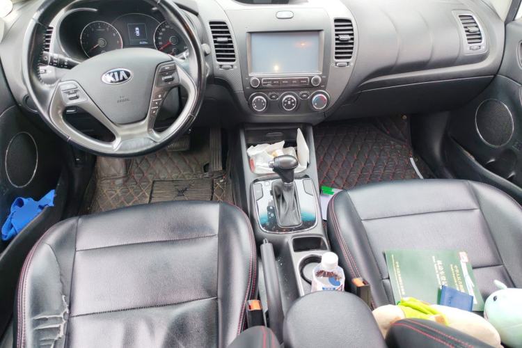 Used Kia K3 2016 1.6L Automatic GLS Center Console