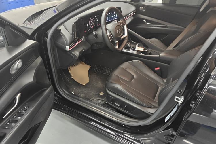 Used Hyundai Elantra 2022 1.5L CVT LUX Black Knight Limited Edition
