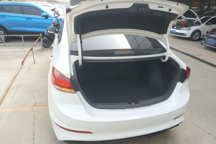 Used Hyundai Elantra (6th Generation / Lingdong) 2016 1.4T Dual-Clutch Xuan Dong · Dynamic Version Trunk