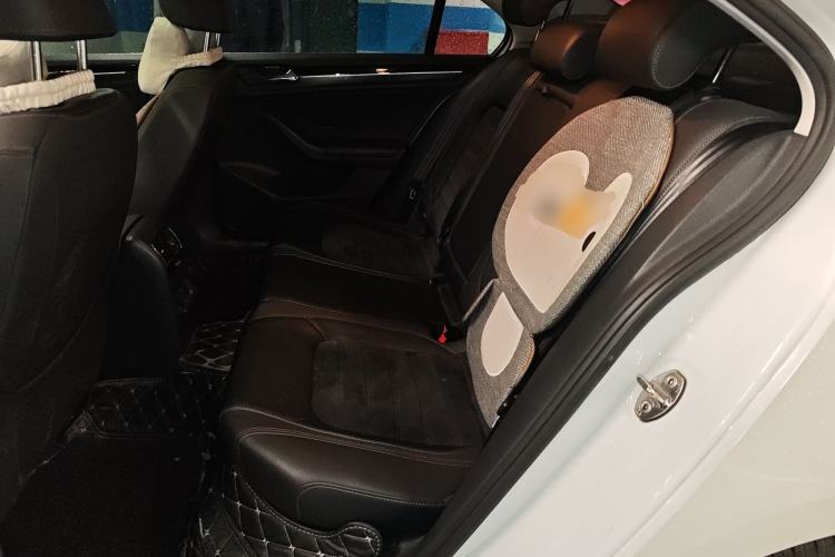 Used Volkswagen Sagitar 2017 230TSI Automatic Luxury Edition
