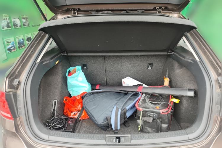 Used Volkswagen Cross Lavida 2014 1.6L Automatic Trunk