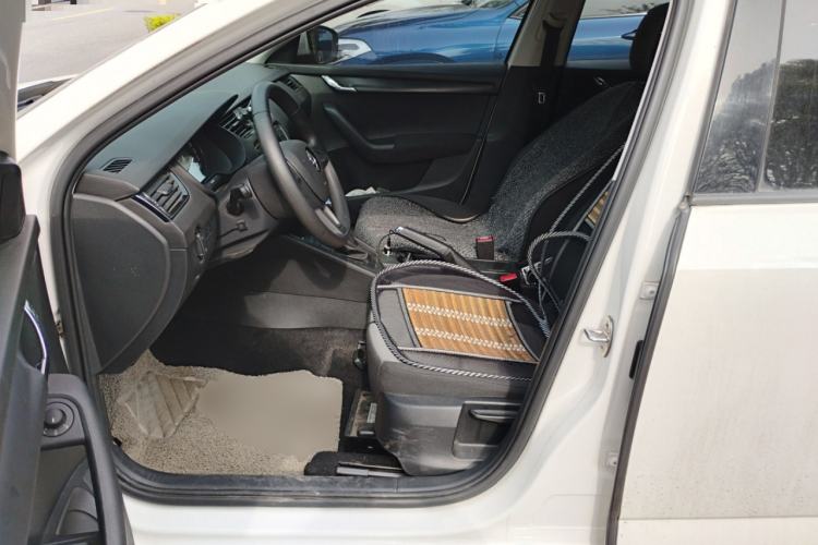 Used Skoda Octavia 2017 Classic Model 1.6L Automatic Standard Edition