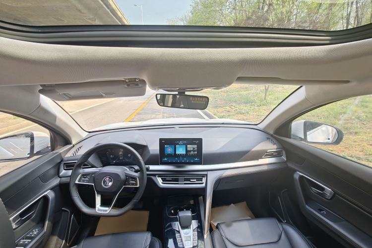 Used BYD Song Pro 2019 1.5T Automatic Elite Edition Interior 2