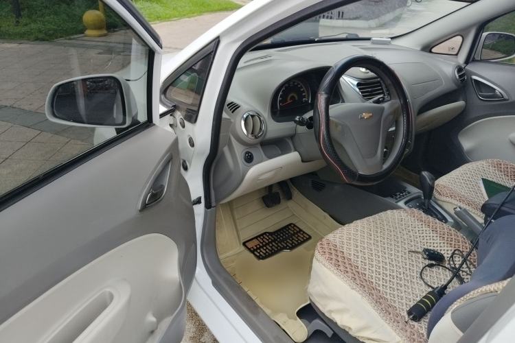 Used Chevrolet Sail 2013 Sedan 1.4L AMT Enjoy Edition Driver Seat