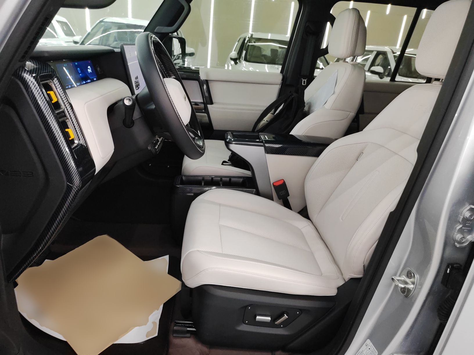 المقاعد الأمامية داخل السيارة