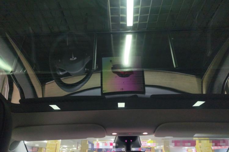 Used Tesla Model Y 2023 Long-Range All-Wheel-Drive Version Headliner