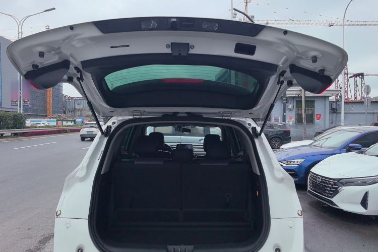 Used Dongfeng Fengon 580 2021 Revised ☆ Star Edition 1.5T Automatic Luxury Version Trunk