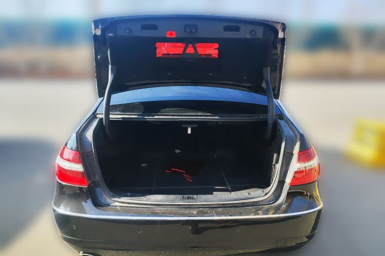 Used Mercedes-Benz E-Class 2013 E 260 L CGI Elegant Model Trunk