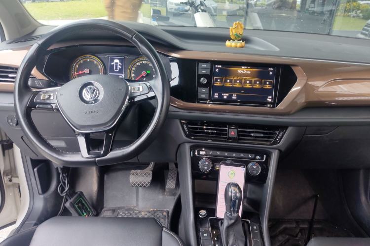 Used Volkswagen Tharu 2019 280TSI Two-Wheel Drive Luxury Edition China V Standard Center Console