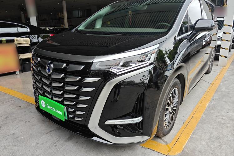 Used Denza D9 2022 DM-i 1040 Prestige Model