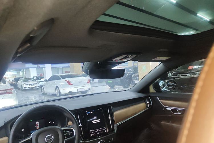 Used Volvo S90 2024 B5 Zhiyi Luxury Edition
