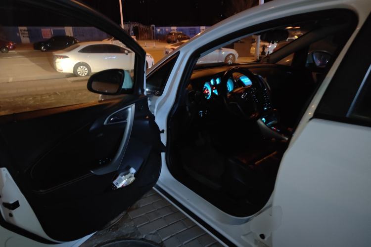 Used Buick GT 2011 GT 1.8L Automatic Fashion Edition Leather Model