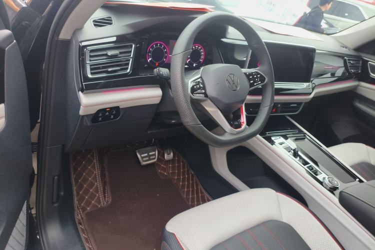 Used Volkswagen Teramont X 2024 380TSI All-Wheel Drive Longyao Edition Center Console