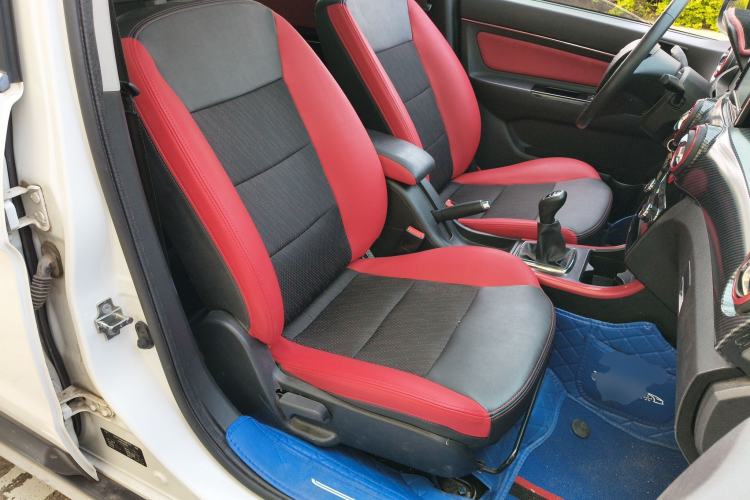 Used BAIC Senova X25 2015 1.5L Manual Elite Edition Right Front Seat