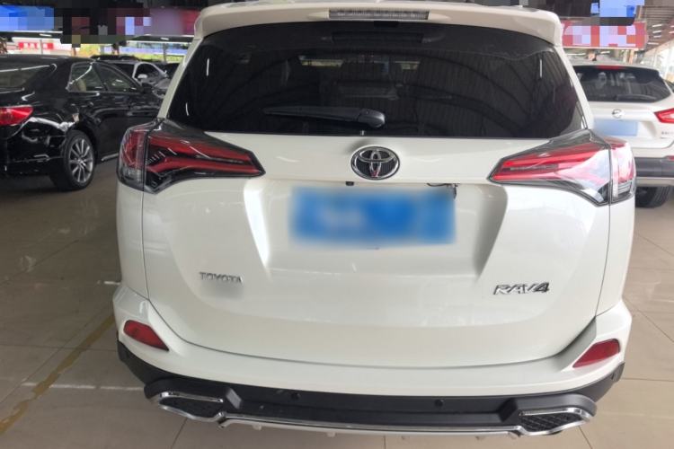 Used Toyota RAV4 2019 2.0L CVT Two-Wheel Drive ZhiShang Version China VI Standard
