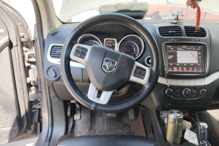 Used Dodge Journey 2013 2.4L Two-Wheel Drive Luxury Version