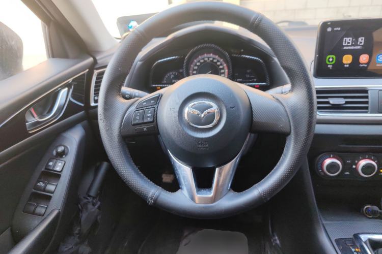 Used Mazda 3 Axela 2016 Hatchback 1.5L Automatic Comfort Model
