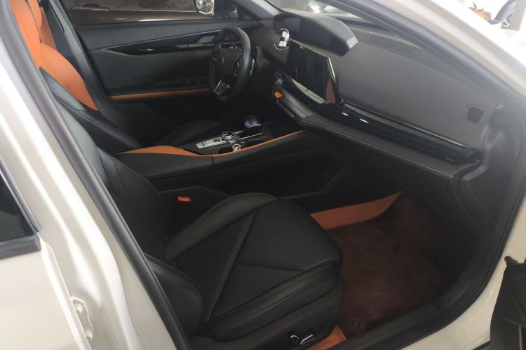 Used Changan UNI-V 2022 1.5T Prestige Version
