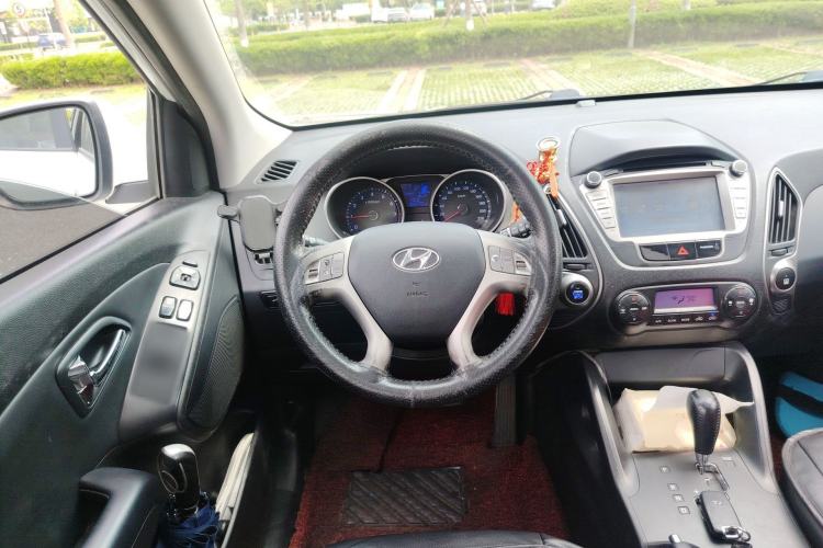 Used Hyundai ix35 2012 2.0L Automatic Two-Wheel Drive Elite Edition GLS Steering Wheel