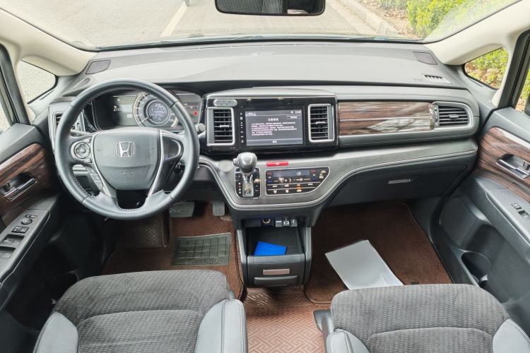Used Honda Elysion 2016 2.4L Classic Edition Interior 4