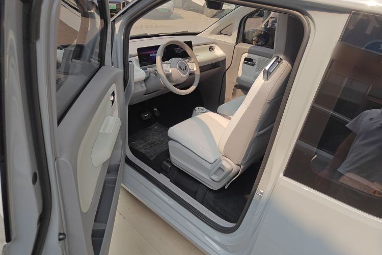 Used Wuling Air ev 2023 - Four Seats - Advanced Edition Driver Seat