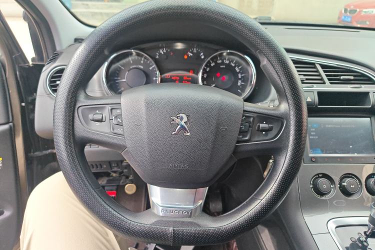 Used Peugeot 3008 2016 2.0L Automatic Classic Edition Steering Wheel