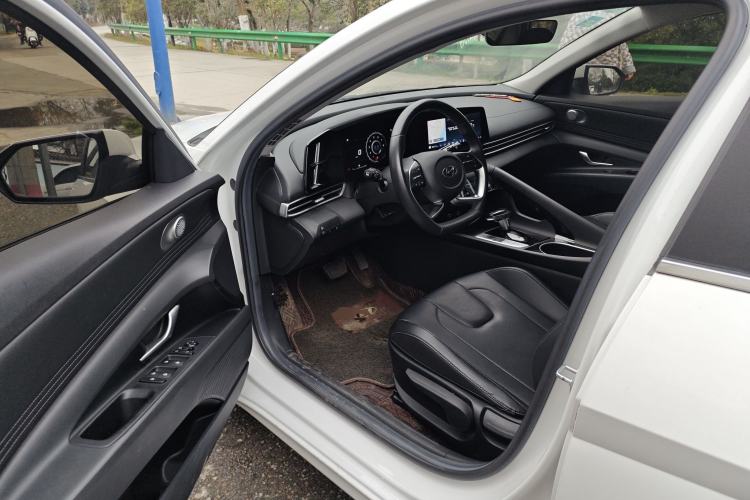 Used Hyundai Elantra 2021 1.5L CVT GLX Elite Edition
