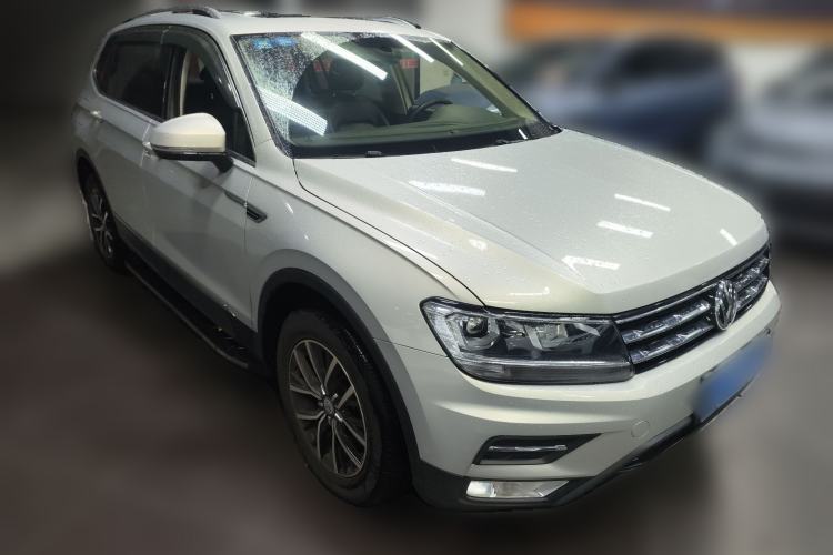 Used Volkswagen Tiguan L 2018 Facelift 330TSI Automatic Two-Wheel Drive Luxury Edition Front Right 45 Deg