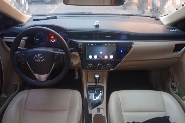 Used Toyota Corolla 2014 1.6L CVT GL-i Center Console