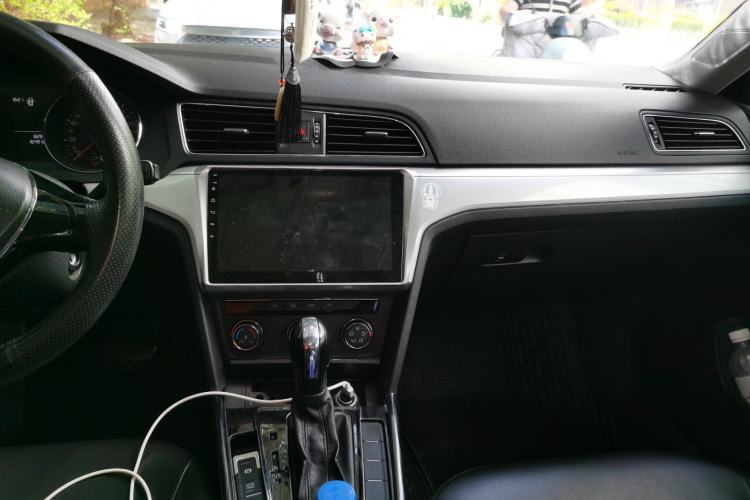 Used Volkswagen Lamando 2015 230TSI DSG Fashion Edition Center Console