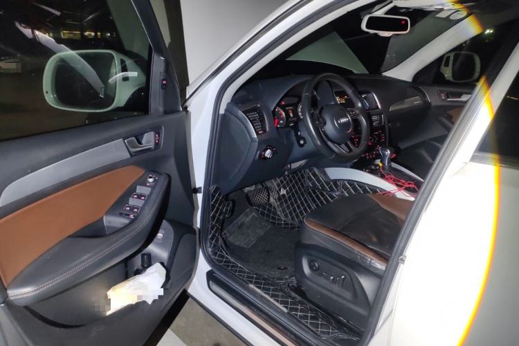 Used Audi Q5 2017 Plus 40 TFSI Technology Model Driver Seat