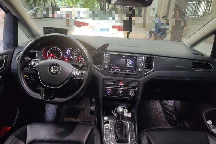 Used Volkswagen Golf Sportsvan 2018 280TSI Automatic Luxury Model Center Console