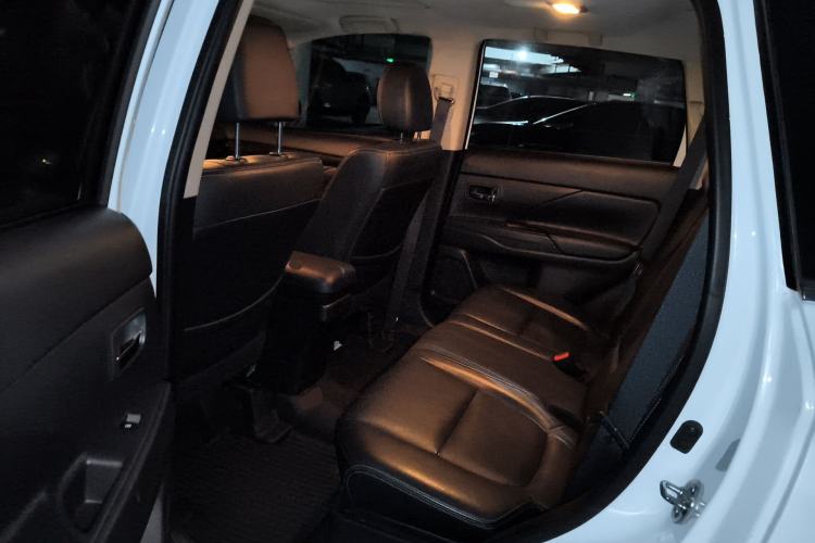 Used Mitsubishi Outlander 2016 2.4L 4x4 Elite Edition 5 Seats