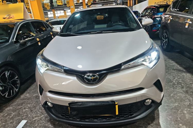 Used Toyota C-HR 2018 2.0L Leading with Sunroof China VI Standard Front