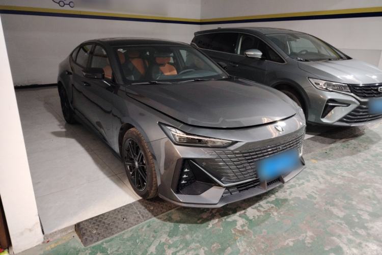 Used Changan UNI-V 2022 1.5T Prestige Version