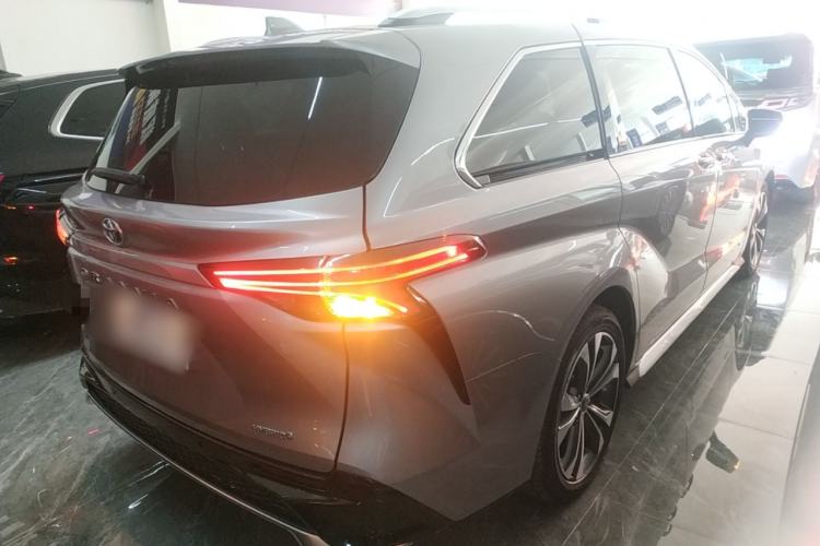 Used Toyota Granvia 2023 2.5L Hybrid Prestige VIP Edition
