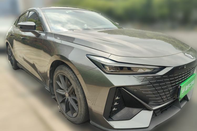 Used CHANGAN UNI-V 2022 1.5T Prestige Version Front Right 45 Deg