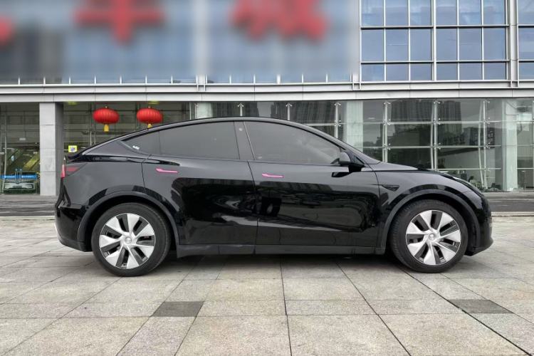 Used Tesla Model Y 2021 Long-Range All-Wheel-Drive Version 3D7