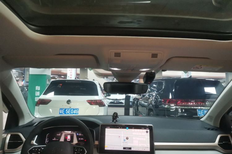 Used Volkswagen Tharu 2023 300TSI Two-Wheel-Drive Full Moon Edition Headliner