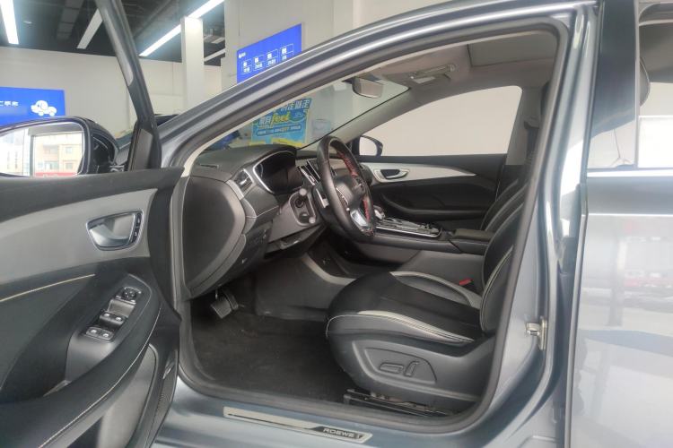 Used Roewe i6 MAX 2020 300TGI Automatic Cool & Stylish Skyroof Edition
